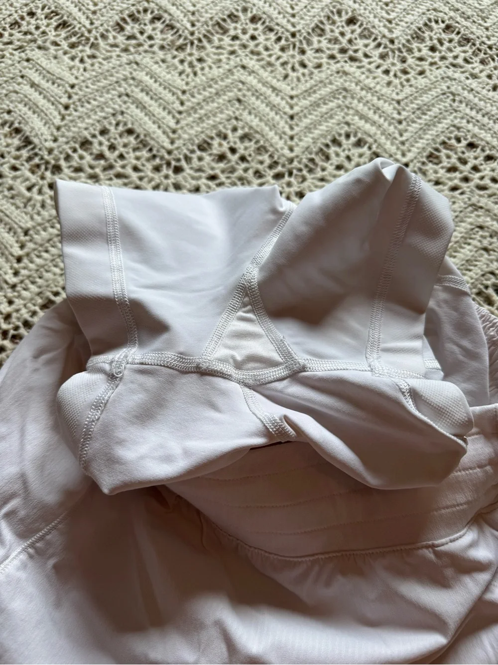 Lululemon Hotty Hot High-Rise Skirt Size 6 White Skort Biker Shorts Tennis Skirt